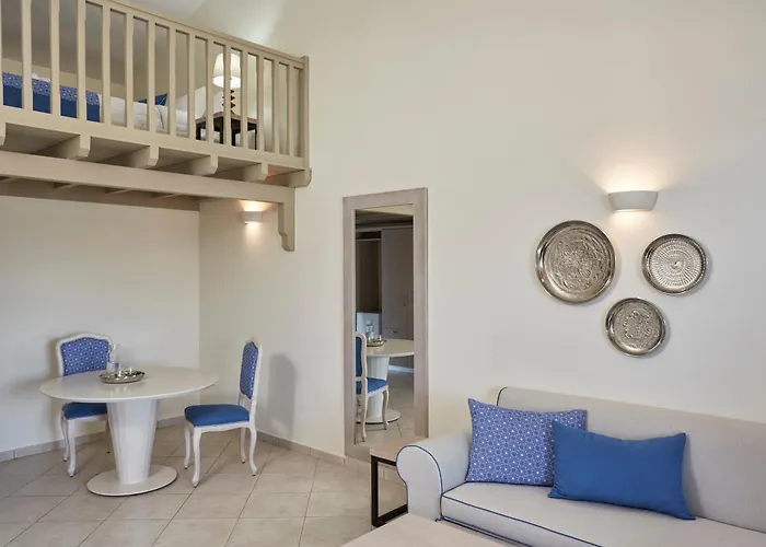 Aparthotel Living 4*