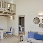 Aparthotel Living 4*