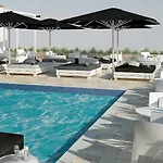 Living 4*