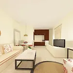 Living 4* 스키아토스 타운