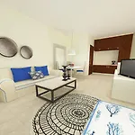 Living 4* 스키아토스 타운