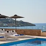 Aparthotel Living 4*
