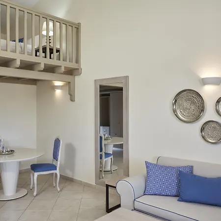 Aparthotel Living 3*