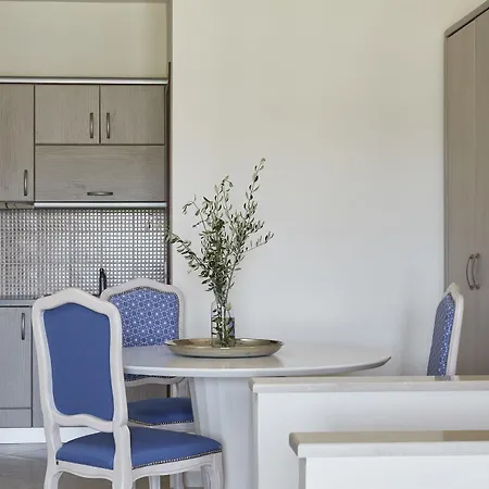 Living 3* Città di Skiathos