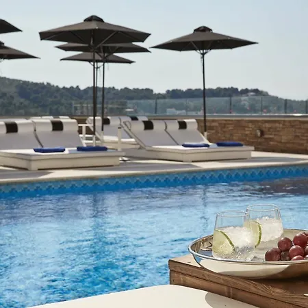 Living Aparthotel