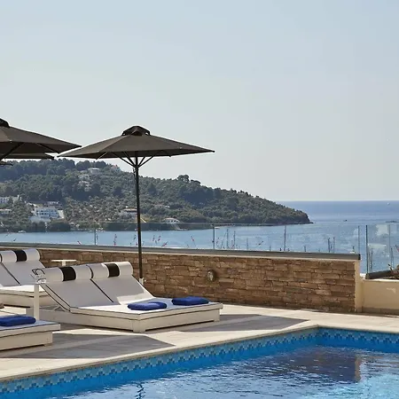 Aparthotel Living 3*