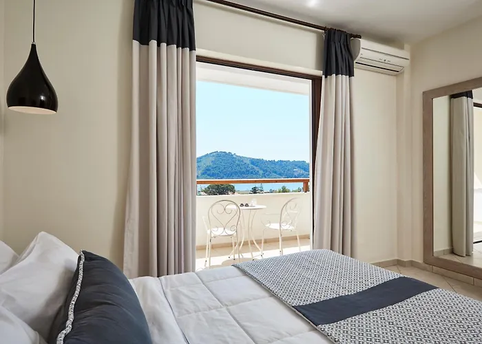 Living 4* Città di Skiathos