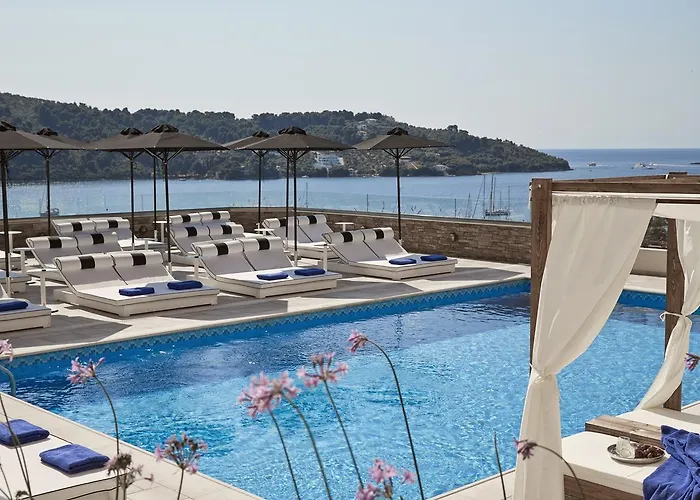Living 4* Skiathos Chora