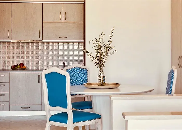 Living مدينة سكياثوس